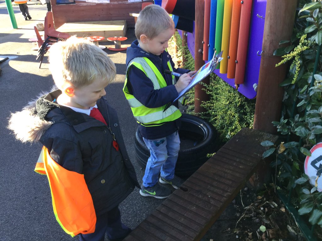 WMPrimaryF2's tweet photo. Foundation are working together to find colours and fill them in on the chart and count them. #Welovecolour #Supercounting @WMPrimaryY1 https://t.co/wjE4Yfm0Ps