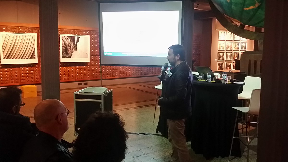 neovectis's tweet photo. Atelier, Les bases d'un site Web avec  Simon Rorive de #Meaweb à l'event #socialware https://t.co/5XXHk8qZ5n