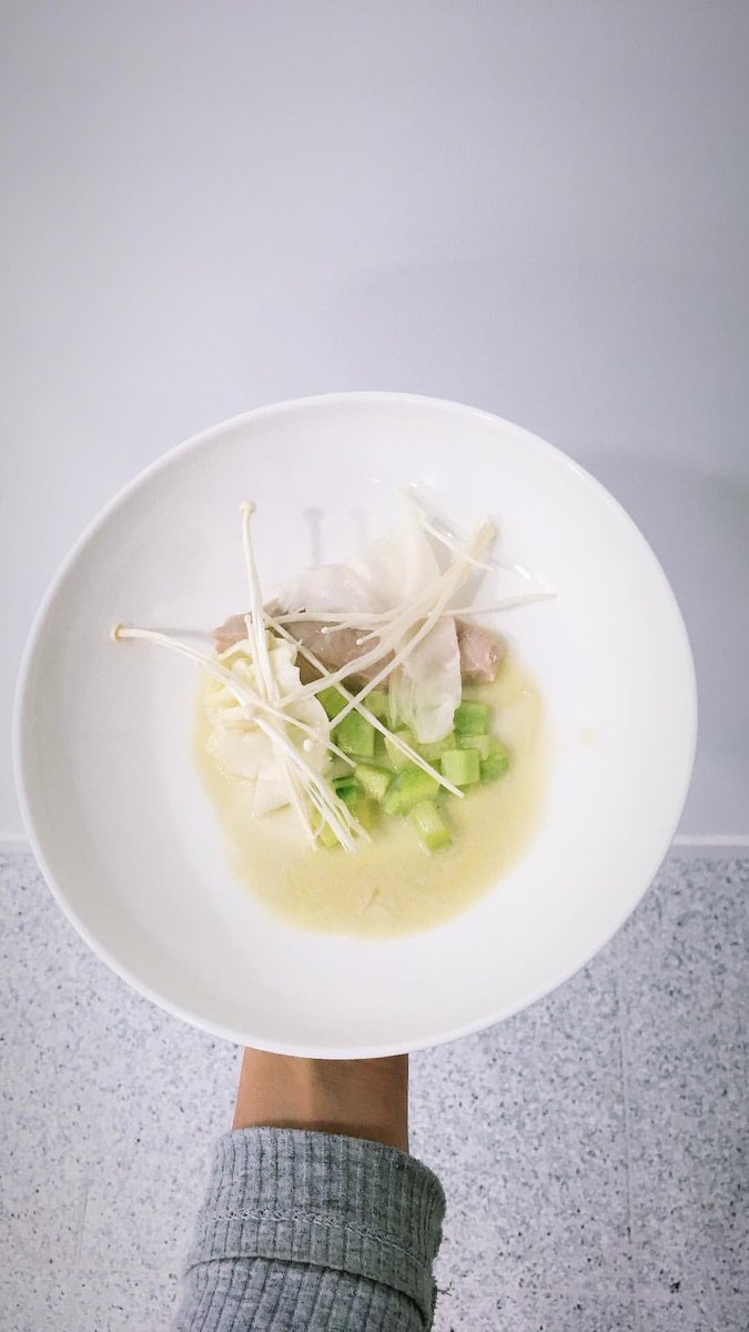 BrusselsKitchen's tweet photo. A glimpse from last night’s white dinner for EATCOLOR, check the whole story here https://t.co/vCHnYeQpID https://t.co/U6YiSqhpUH