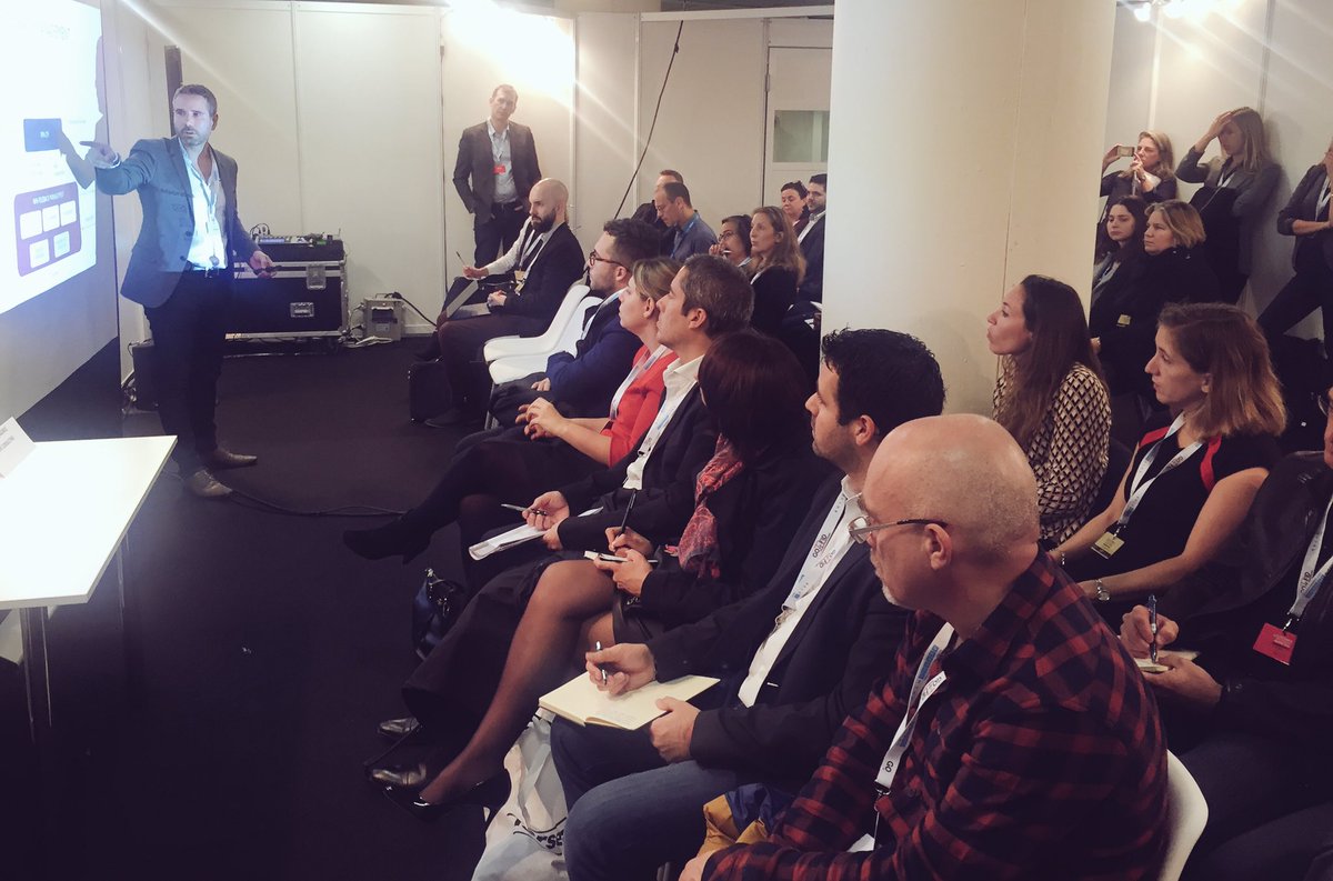 ALL4Cmeetings's tweet photo. On se tient debout pour assister à l’atelier @NP6_Group à #CRMMMeetings ! Mettez le feedback management et le CRM au service de votre engagement client. Avec le retour d’expérience d’ @hmutuelle https://t.co/FMRr8Olf10