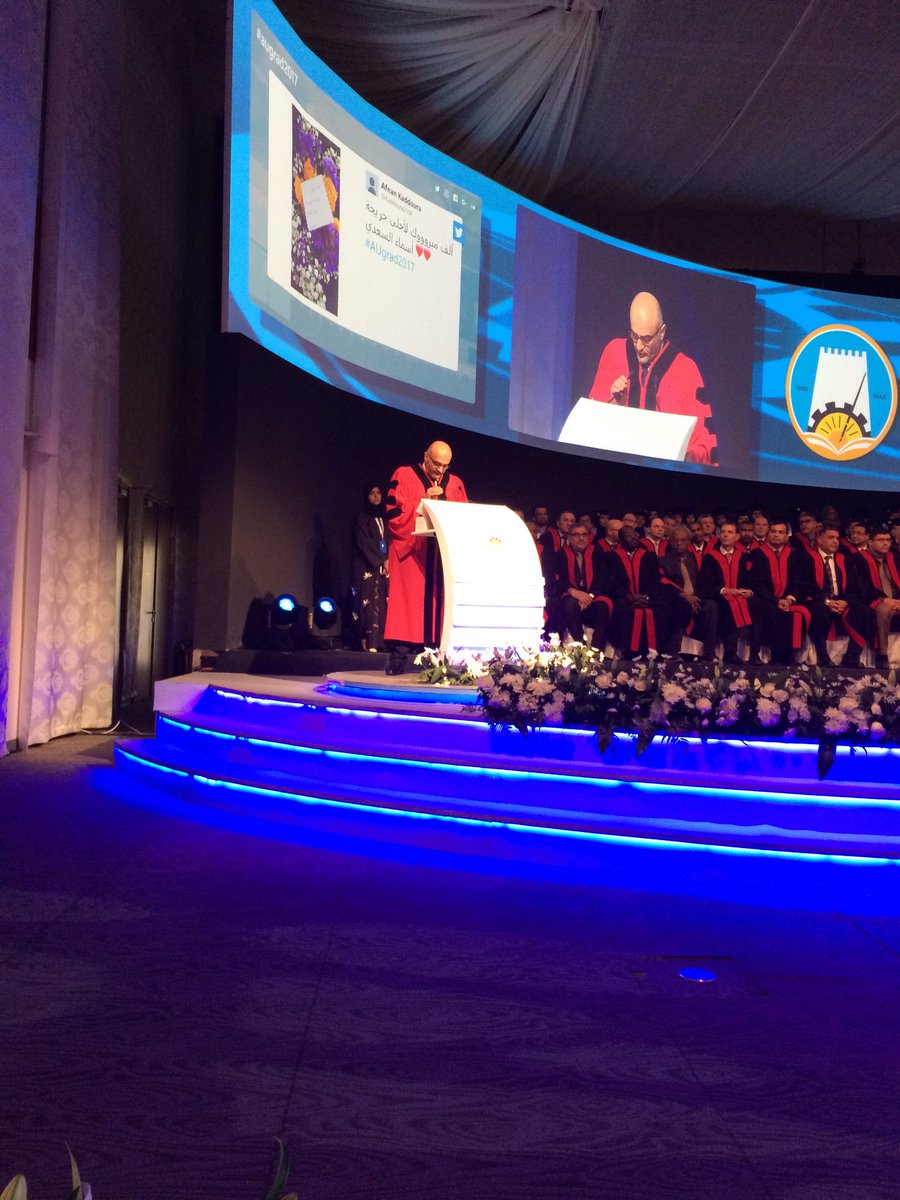 HussainAlani's tweet photo. مير مقر الجامعة يلقي كلمة الجامعة #AUGrad2017 https://t.co/rGYzSldhTy
