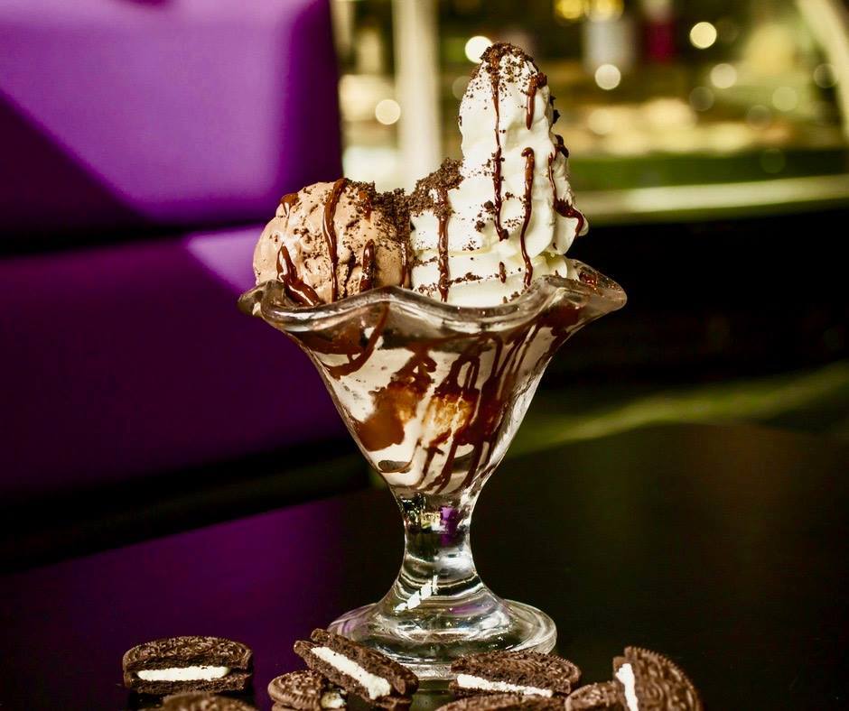 StainesCreams's tweet photo. You are the dream chaser and we are the dream creators, we make the #Oreo Gelato of your dreams with #Oreo,#chocolate gelatos, soft vanilla ice cream, crushed #Oreo cookies and #chocolate sauce and you do everything in your power to come and get it!😋🍦🍫 https://t.co/v4Qfk29l7w