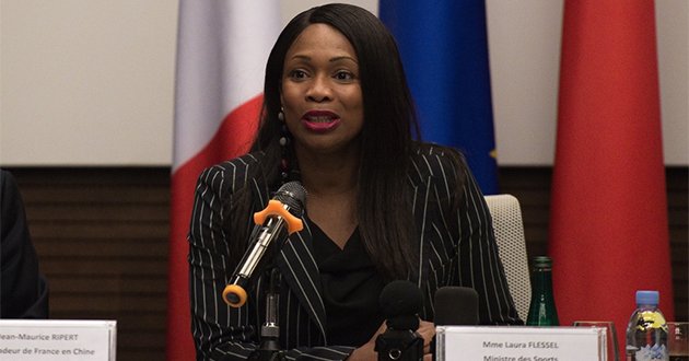 BFMTV's tweet photo. Laura Flessel veut faire chanter la Marseillaise "avant chaque compétition relevant de championnats de France" https://t.co/eeI3hgNjUl https://t.co/Mn5gwoowFS