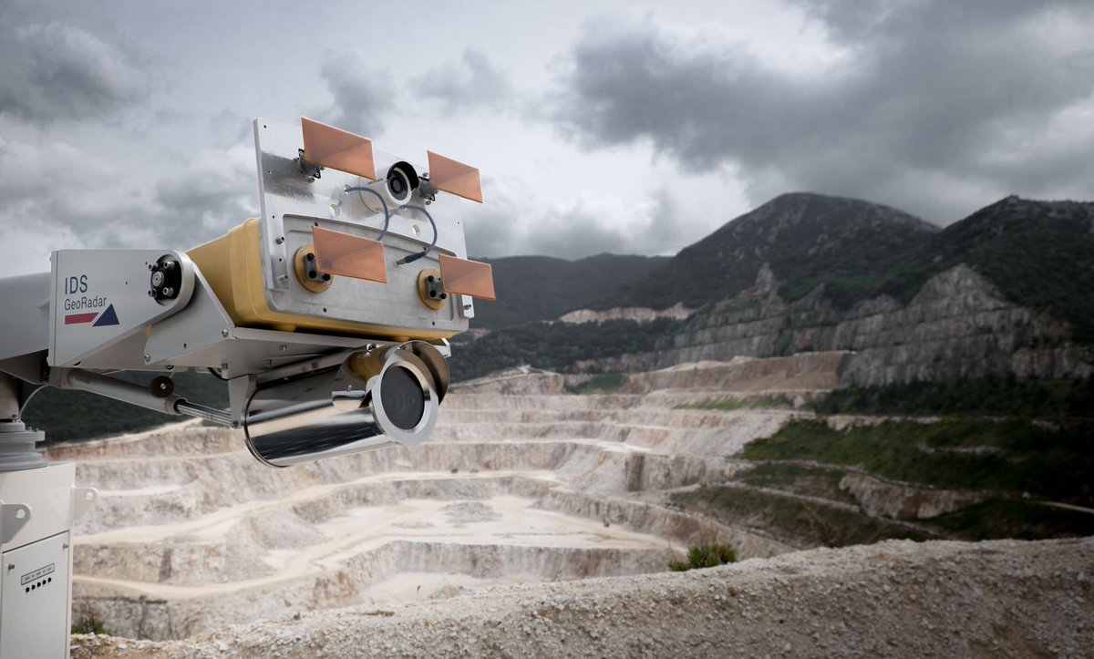 IDS_GeoRadar's tweet image. Tactical/strategic #SlopeMonitoring information &amp;amp; immediate image visualization of critical areas have never been so easily integrated! bit.ly/2A03LvJ