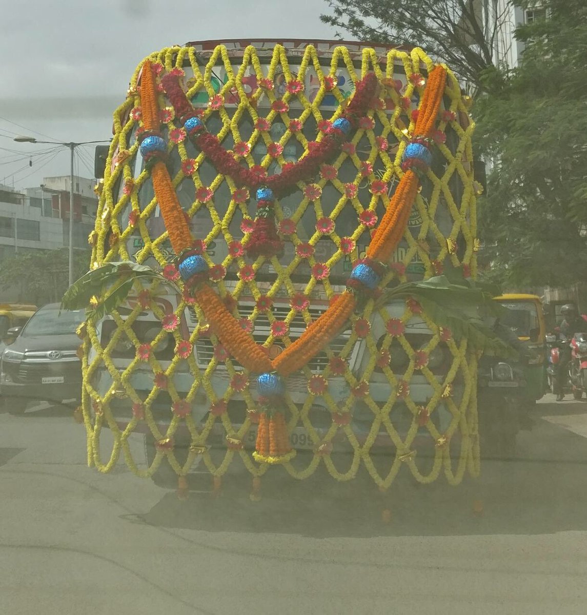 WFRising's tweet photo. & in brilliant idea of the day, we present to you the #busbride, seen on ORR today. https://t.co/dnJx6xl2TX