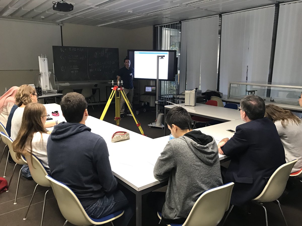 geomatikETH's tweet photo. Heute am #TagDerGeomatik
Einblick in die Welt der Geomatik und Planung https://t.co/AtHg9rz7kk