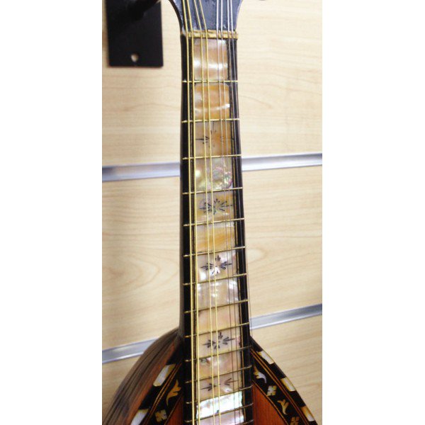 LoveriMusic's tweet photo. #Offertissima #Usato da @LoveriMusic #Mandolino DE MUREDA F di alta manifattura #Meccanica chiusa posteriore in due parti in #argento
https://t.co/drow746bRs https://t.co/gezXn67H1h