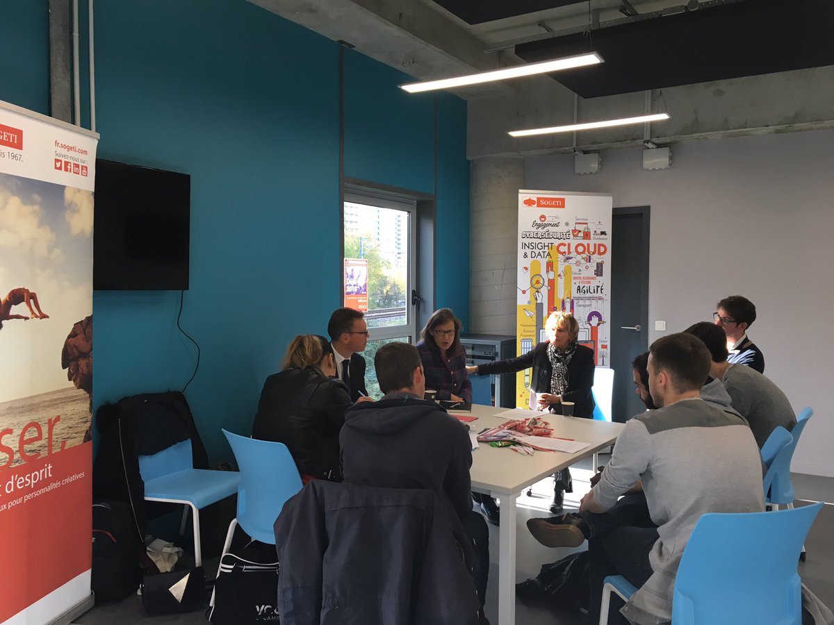 LaetitiaBusnel's tweet photo. En pleine présentation du Défi H aux étudiants d'Ynov à Nantes @Ynov_Nantes https://t.co/OjRZZZbltZ