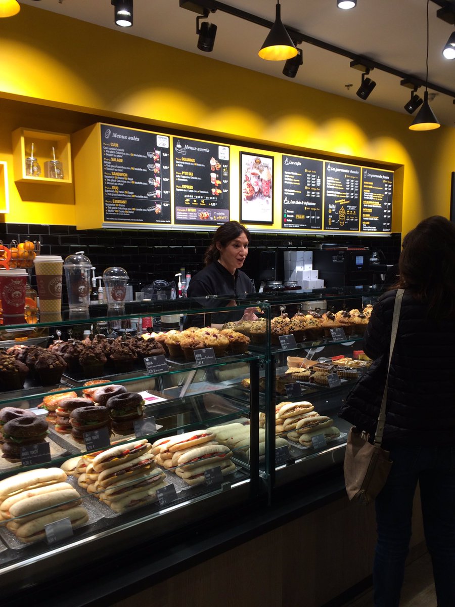 amaleroux's tweet photo. Une nouvelle boutique au centre #marquesavenue de #corbeilessonnes avec une dirigeante souriante et dynamique ! Venez nombreux ! #mce77 https://t.co/VAeLfrWp0j