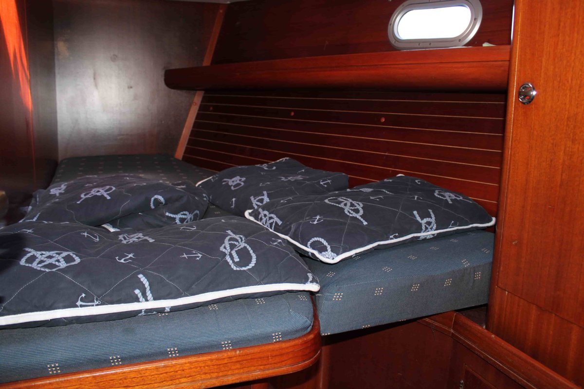 simplsell's tweet photo. Dreaming of #weekend in Spain? Check this ad on #Simplsell to make it unforgettable #spain #yacht #rent https://t.co/rL2pkC4Xw5 https://t.co/WZfw9BYcao