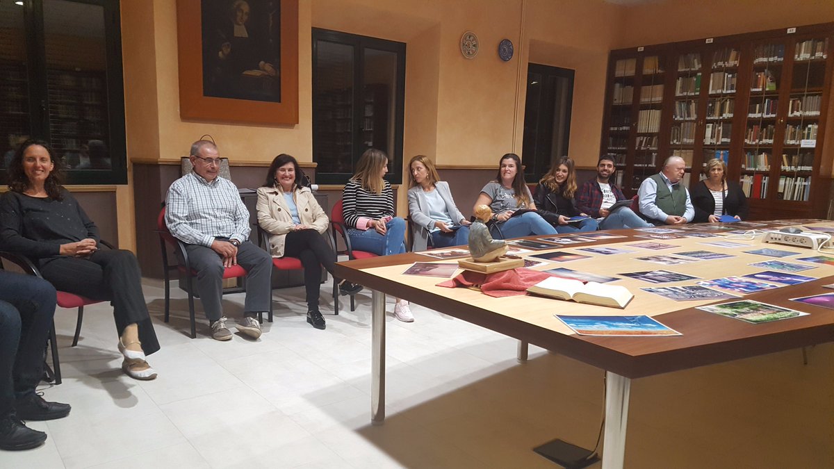 lasallevp's tweet photo. El claustro de La Salle Pont d'Inca prepara el Proyecto de Misión junto a la Comunidad de Montserrat y el Equipo de Animación del Sector Valencia-Palma
https://t.co/6ACGvsffqb
#SomosLaSalle #LaSalleContigo #300LaSalle #TuAlegríaLaMía https://t.co/KBdpn4Bc4H