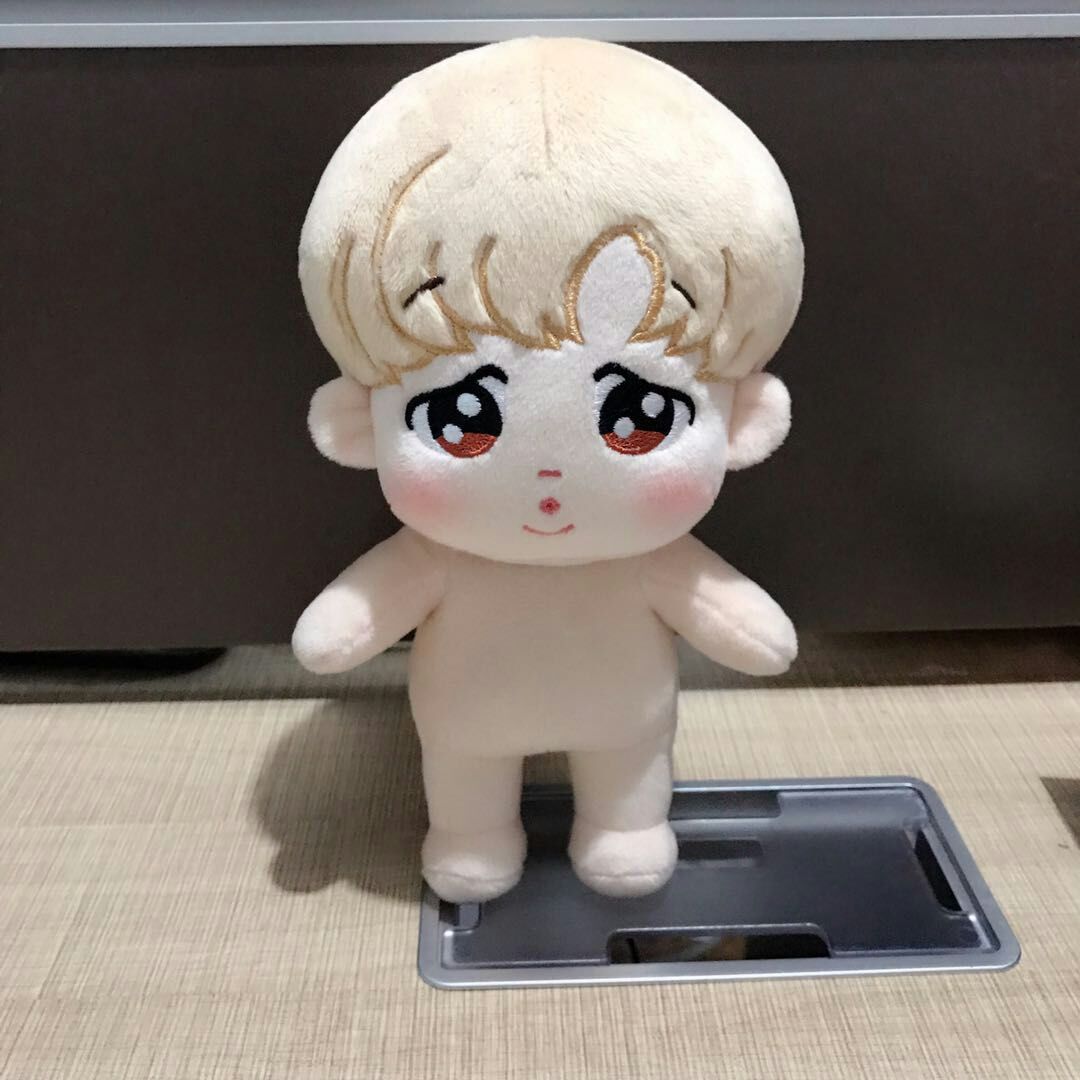 GUCCHIM1's tweet photo. 1. 2nd sample

2. 3rd sample

ถ้าผลโหวตเป็นม็อคอัพที่ 3 จะมีการแก้คิ้วน้องให้สีอ่อนลงค่ะ (If the vote result is 3rd sample, I will change his eyebrow more lighter) https://t.co/vPrUq2e6eK