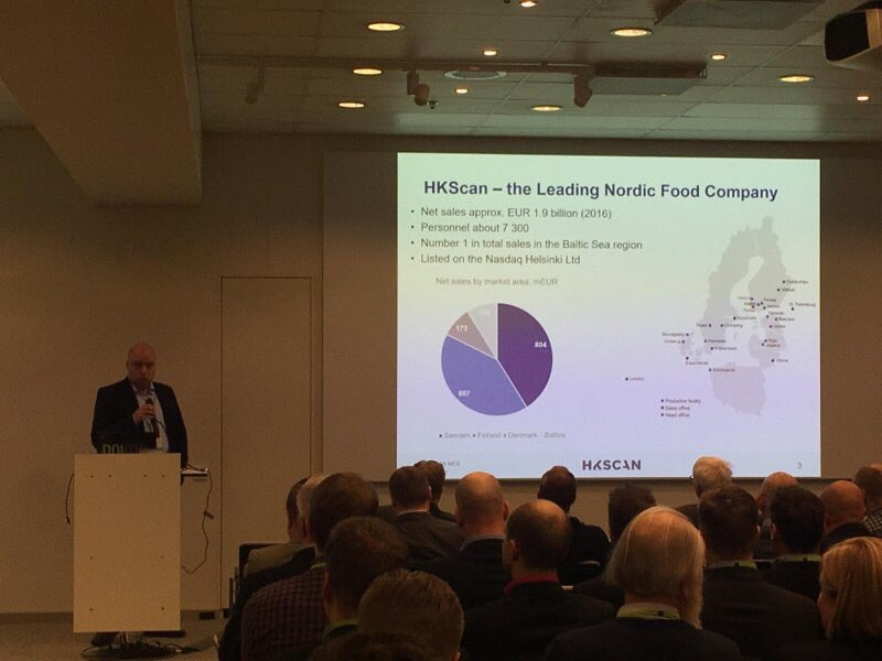 ROIMAint's tweet photo. Tero Lehtinen from @HKScanFinland giving an interesting presentation on #MES in #F&B business! #RoimaDay @ROIMAint https://t.co/bw6QIHCyh7