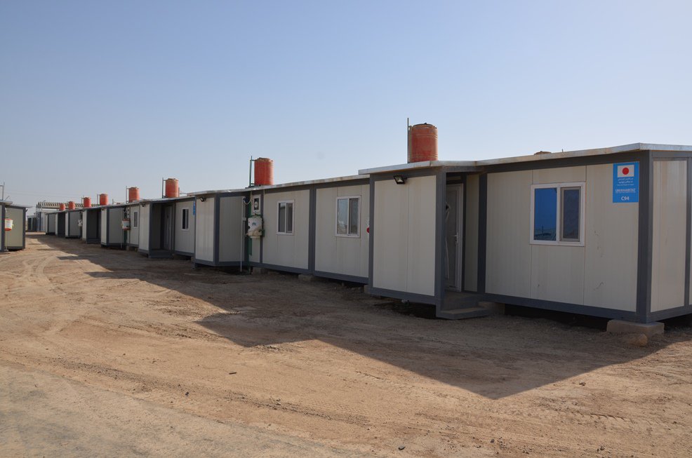 خلال افتتاح موقع السكن واطئ الكلفة الجديد لعائدين في الرمادي، نائبة المدير التنفيذي لبرنامج الأمم المتحدة للمستوطنات البشرية تؤكد من جديد الشراكة القوية مع حكومة اليابان في دعم جهود الإنعاش والتأهيل العمراني وإعادة الإعمار في #العراق
bit.ly/2iDnoTv