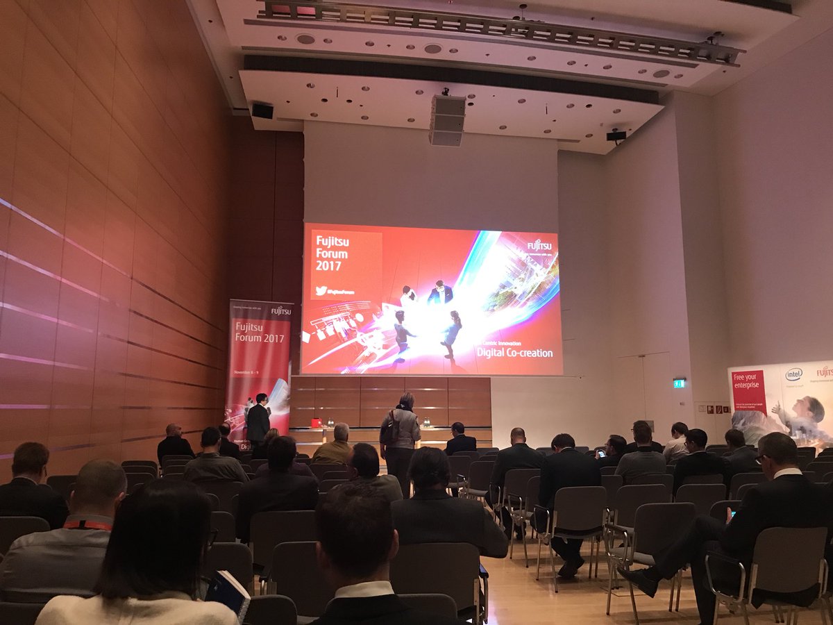 RansomJenny's tweet photo. Great start to the day, understanding how we connect people, information and things to become a hyperconnected business #Fujitsuforum https://t.co/ePl7VuIqB3