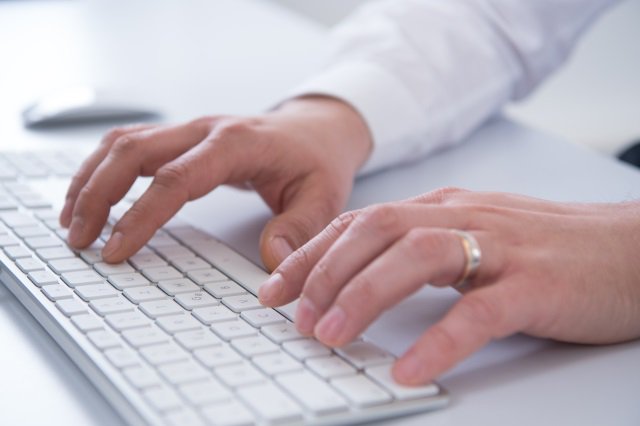 WISeKey QuoVadis ermöglicht mit @IntrumJustitiaC &amp; <a href="/IDnowGmbH/">Nina Fredriksen</a> rechtsgültiges eSigning für Kunden von #ELVIA eInvest: ow.ly/lJOI30gr2z9