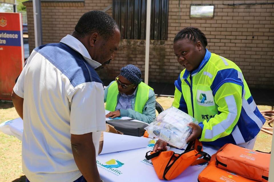 TrafficRTMC's tweet photo. #SafeFestive: Road Safety awareness at Umdloti targeting Freight Transport.#RoadSafety https://t.co/cMc7ReAw6j