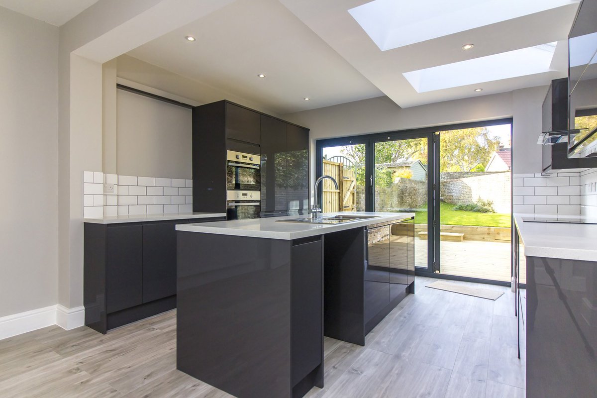 TheBandCo's tweet photo. 3 bed period home in central Faversham has been completely renovated to a very high standard. https://t.co/Ra1C2eDBTj