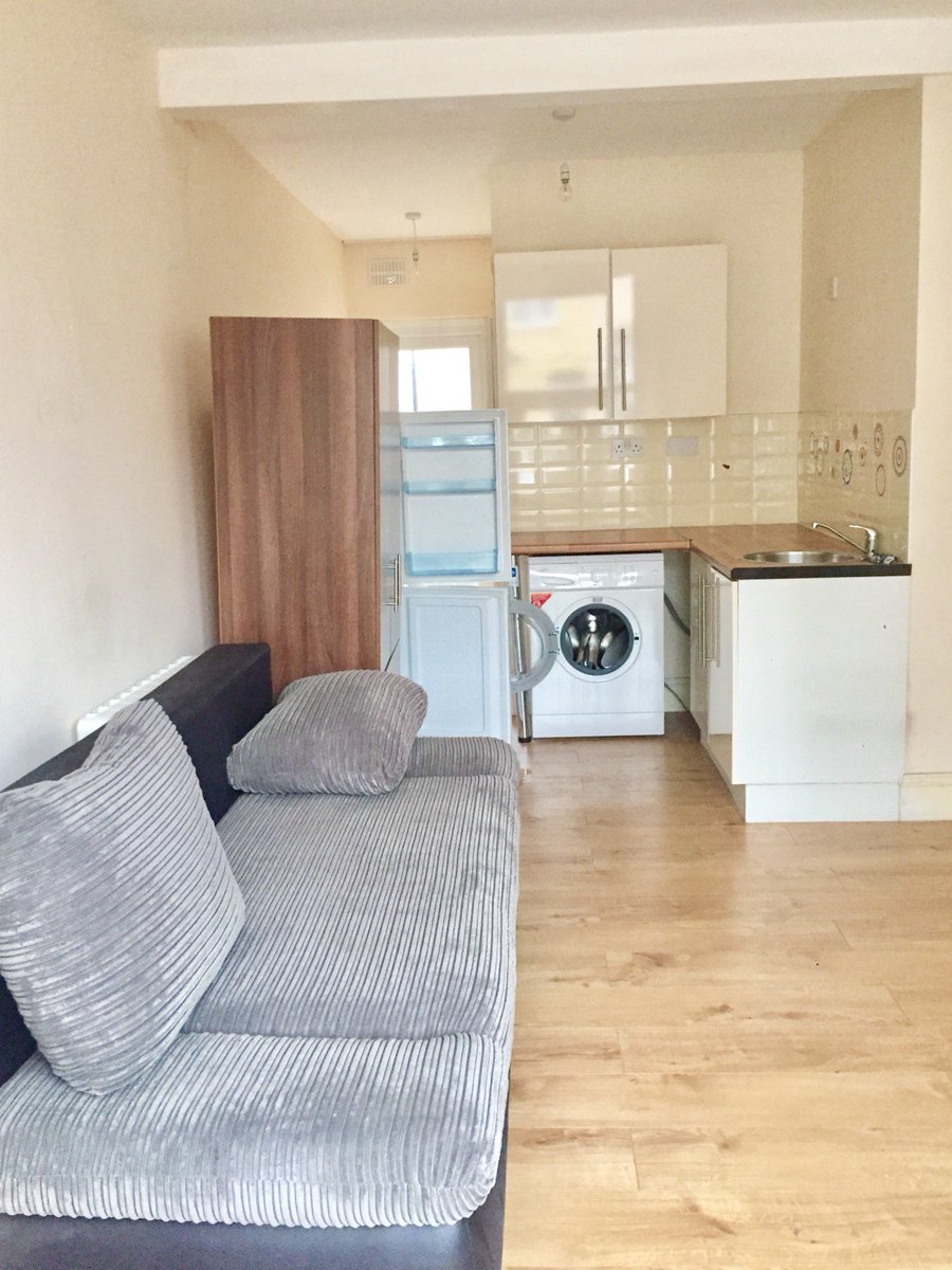 DreamMoveLets's tweet photo. Dream Move Lettings is delighted to offer this spacious studio flat in the heart of Ponders End EN3. 
Read more at: https://t.co/gijB6y7I0G https://t.co/bz0xMrasi7