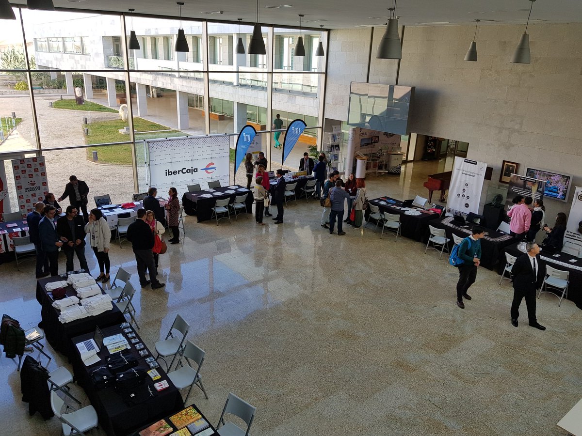 javi3rcg's tweet photo. LinkEM, Feria de empleo y emprendimiento de la UEx (@infouex), en el @ccmijesususon. #LinkEM #LinkEM17 https://t.co/P4Q1YIhlYM