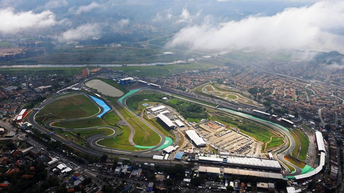 redbullracing's tweet image. Entering Interlagos. 🙌 Brazil, we have touch down. 🛬 🇧🇷 #BrazilGP #GivesYouWings
