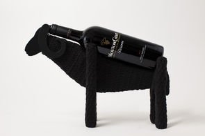Emballages Magazine (@emballagesmag) on Twitter photo Un porte-bouteille bien inspiré pour <a href="/MoutonCadet/">Mouton Cadet</a> emballagesmagazine.com/boissons/un-po… Un porte-bouteille bien inspiré pour <a href="/MoutonCadet/">Mouton Cadet</a> emballagesmagazine.com/boissons/un-po…