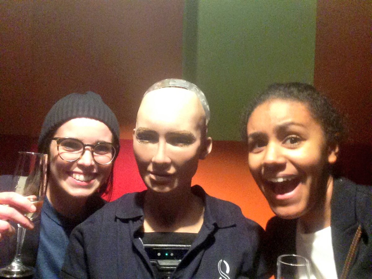 A night out in the amazing #lisbon at #websummit means hanging out with the most popular girl in town <a href="/SophiaRobot2/">Sophia (Robot)</a>