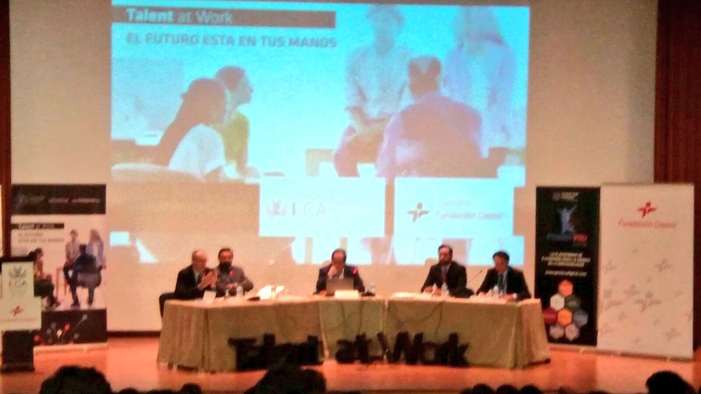 FundacionMPG's tweet photo. ¿Qué buscan las empresas?
Nos lo aclara @Cepsa @acerinox @PuertoAlgeciras y @quironsalud en el debate con directores de #RRHH.
#TalentAtWorkCepsa https://t.co/T4c7Rq5gt5