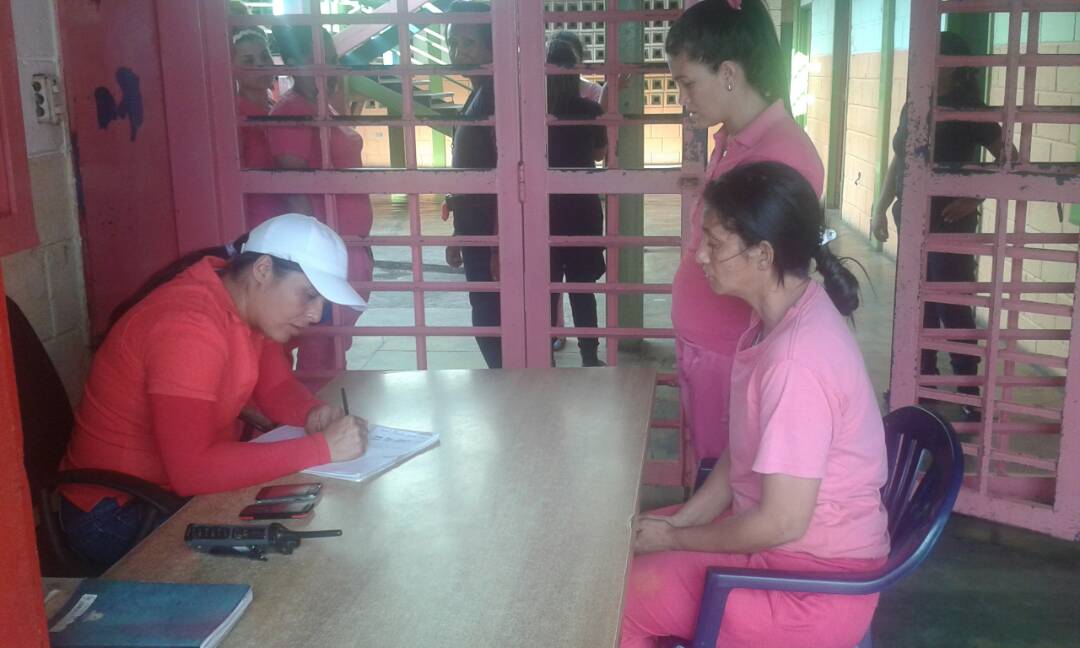 CPRCO  SGTO/1 DAVID VILORIA  
Dotación de Utensilios para la Comida de los P.L Nuevo Ingreso jóvenes adulto y
Entrevista con las P.L penadas del Anexo Femenino