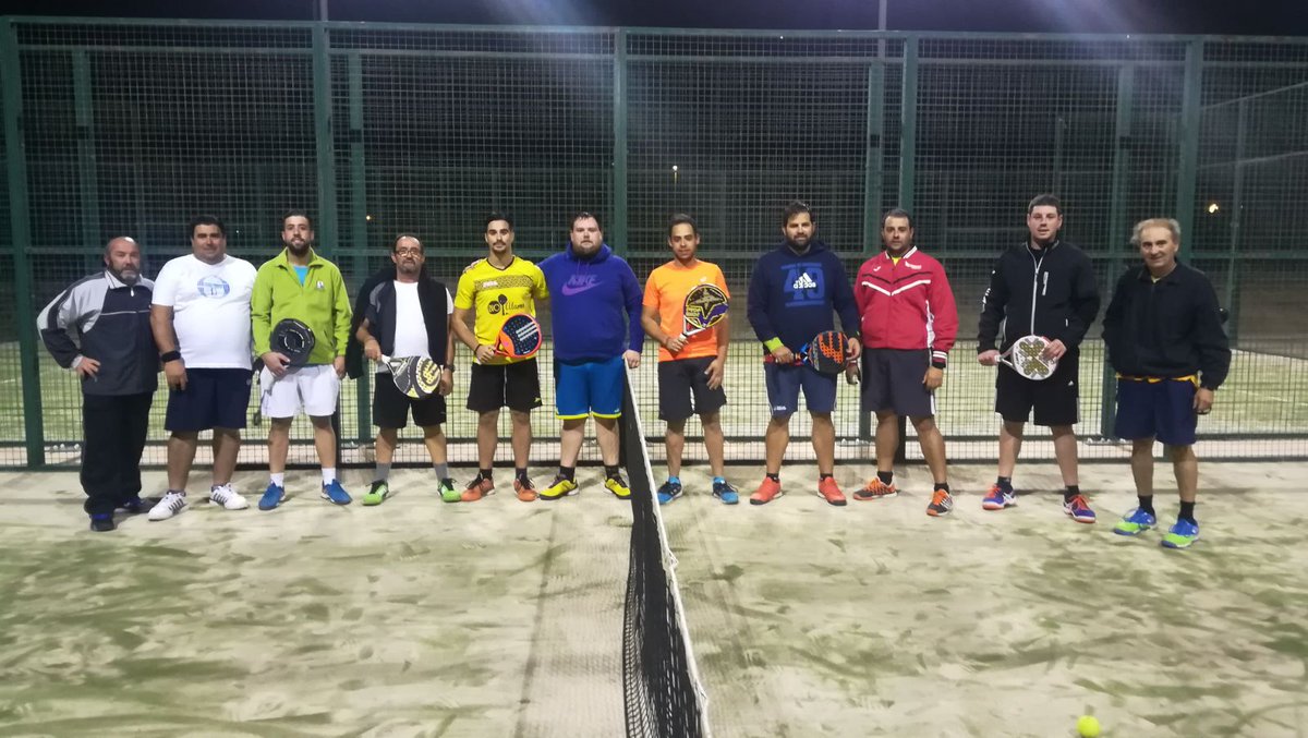 CDHDA's tweet photo. primer mini de la semana #padelfuentealamo https://t.co/hAPWujmMuG