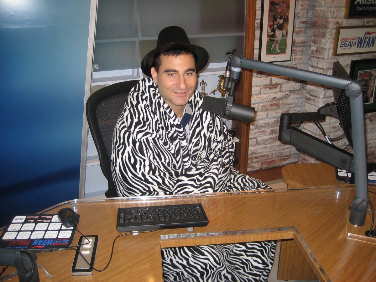 WFANmornings's tweet photo. Look who's back in the Power Chair this morning. Talking Knicks, Giants, Jets, Yanks &amp; the NFL https://t.co/Ejl7zAraf6