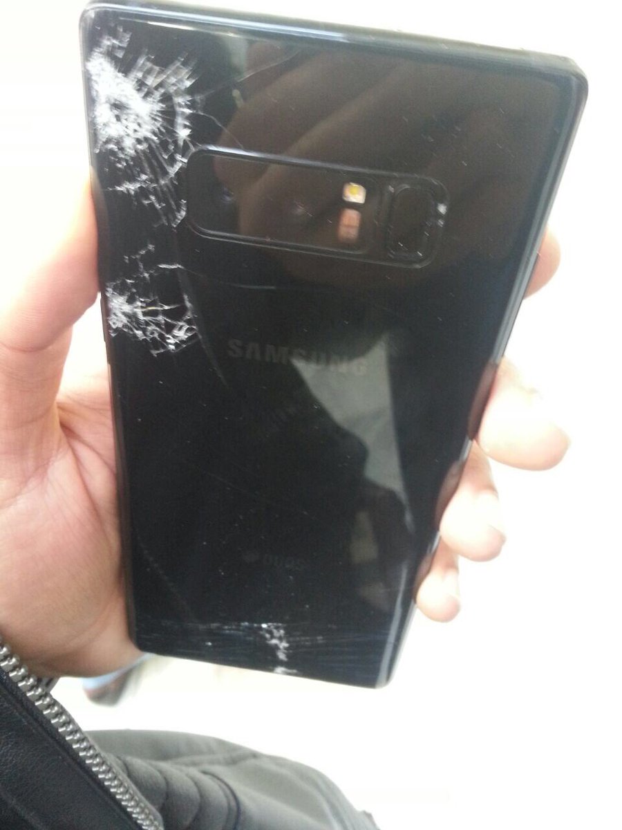 bel_abria's tweet photo. لما يكون حظك الصباح مثل الزفت.. #galaxy_note_8 https://t.co/XcD0cr04xL