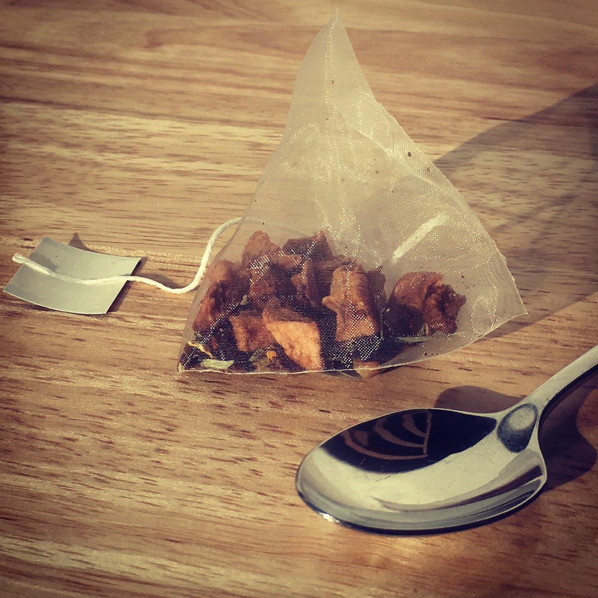 SunnySteveLtd's tweet photo. Look at this #delicate - #biodegradable - pyramid of organic #fruit and #herbal #tea! Loving it! 🌿💫🌿#SunnySteve https://t.co/zoi8Oc6GzS