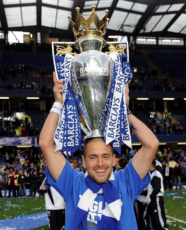 Happy birthday, Joe Cole. That goal against Man Utd will always be one of my favorite goals ever!!    