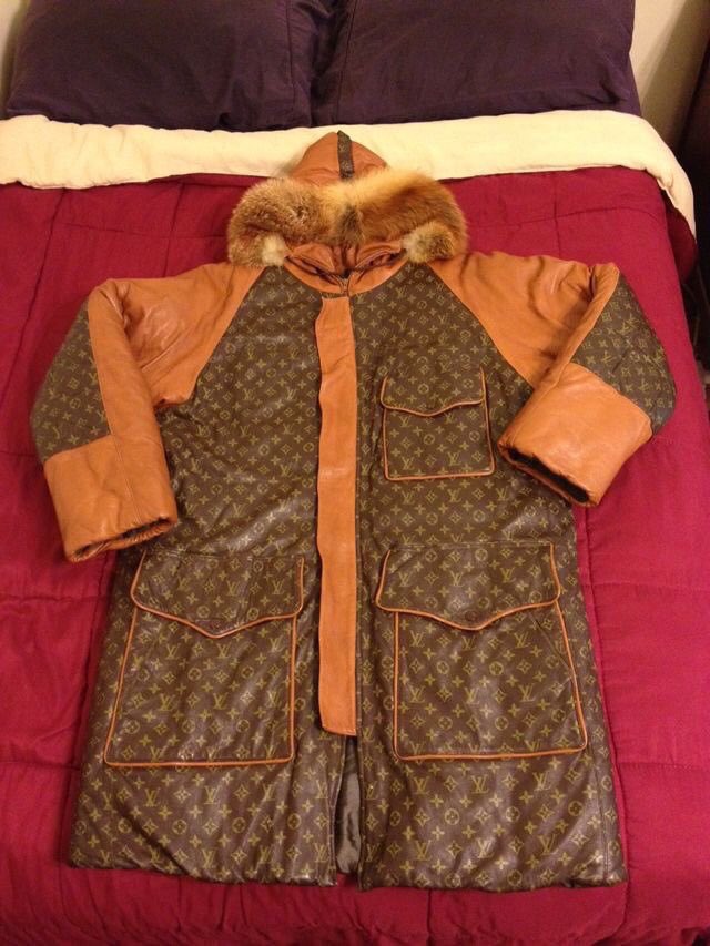 X \ Detroit Griot على X: The Louis Vuitton parka worn by Alpo in the  1980s, & depicted in the movie. It was made by Dapper Dan & he had  matching Timerland