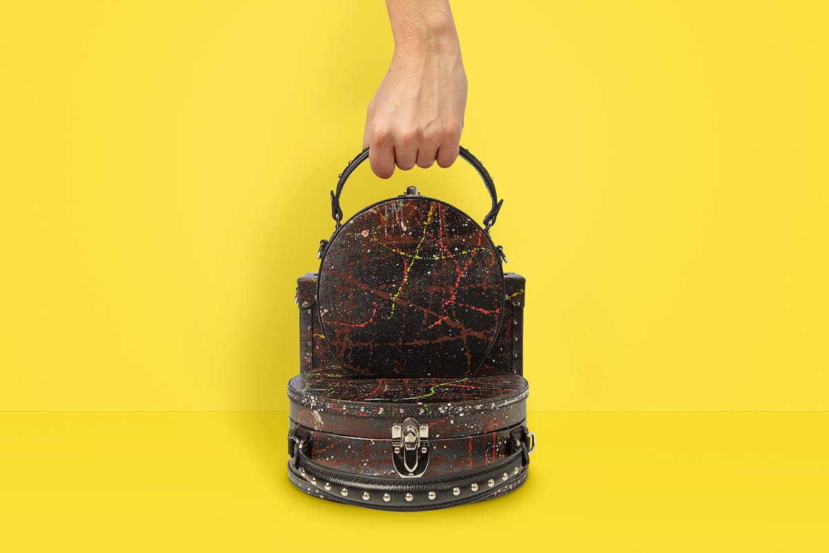 Bertoni1949's tweet photo. The #Bertoncina bag: the yellow brick road to glamour. 
#BertoncinaVibes #morethanabag #Bertoni1949 #MadeinItaly https://t.co/wMJf1rP2Qx