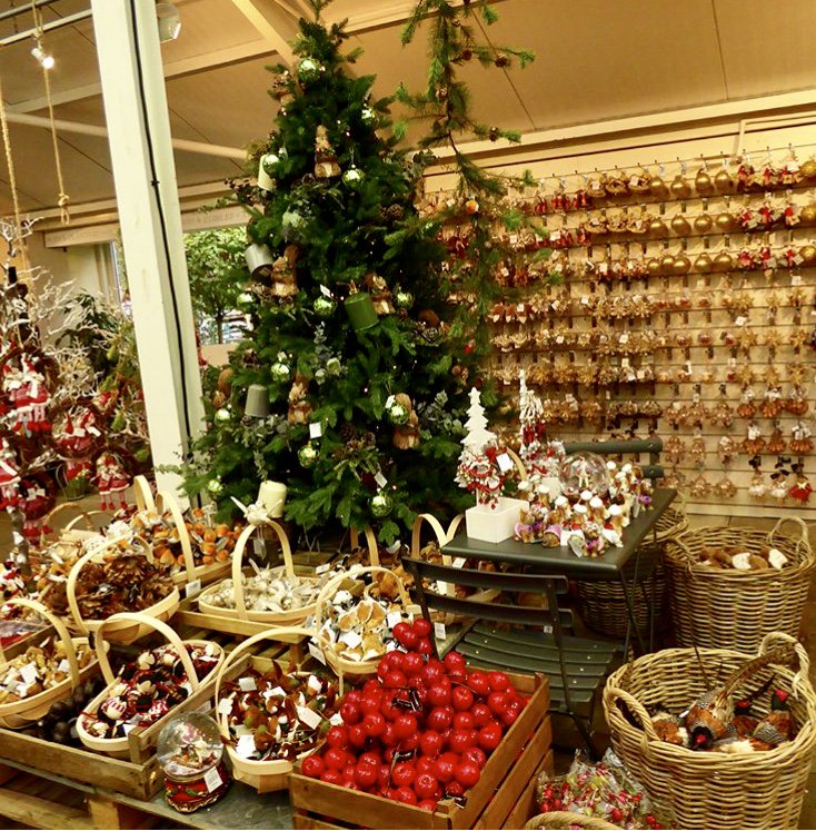 It's beginning to feel a lot like Christmas! Come down to The Palace Gardener and have a look at our fantastic gifts and decorations... bit.ly/2hdmqN6