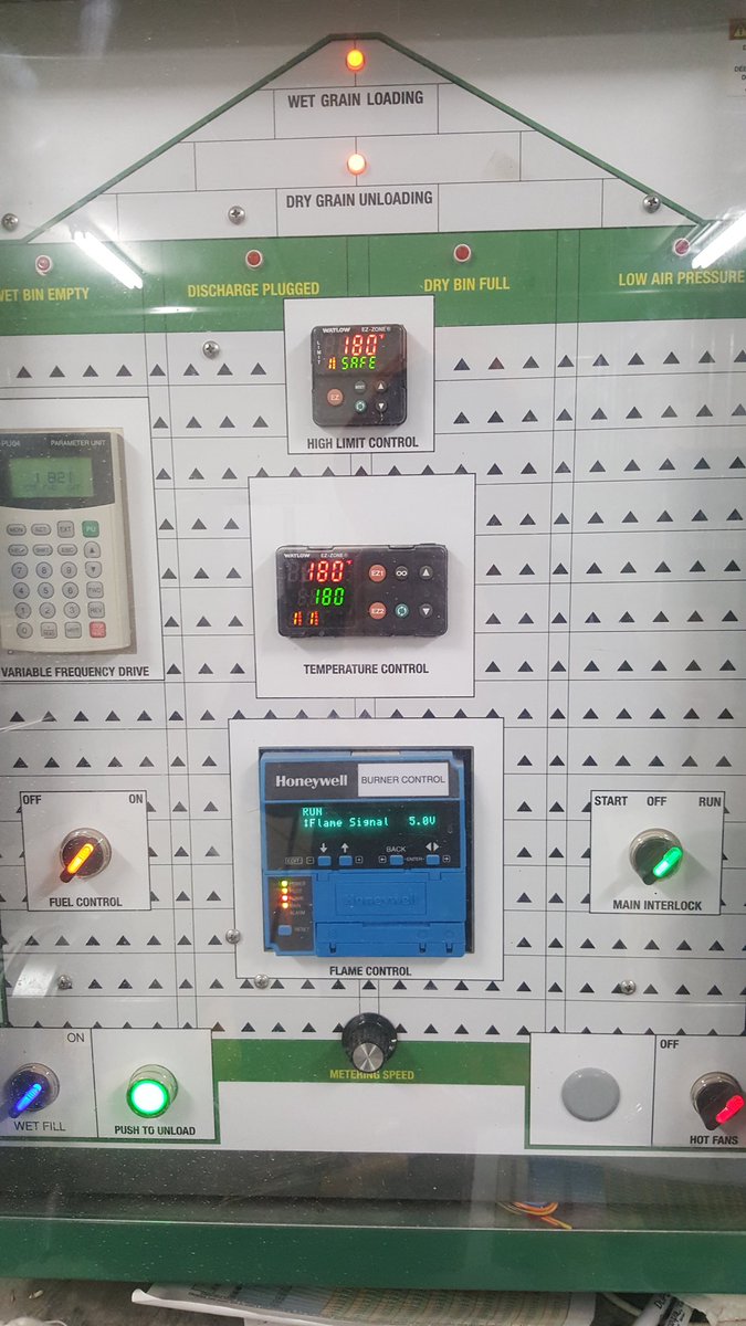 DrudgeElevators's tweet photo. Drying corn with #grainhandler Lots of fun https://t.co/bN6iOSZ4DC