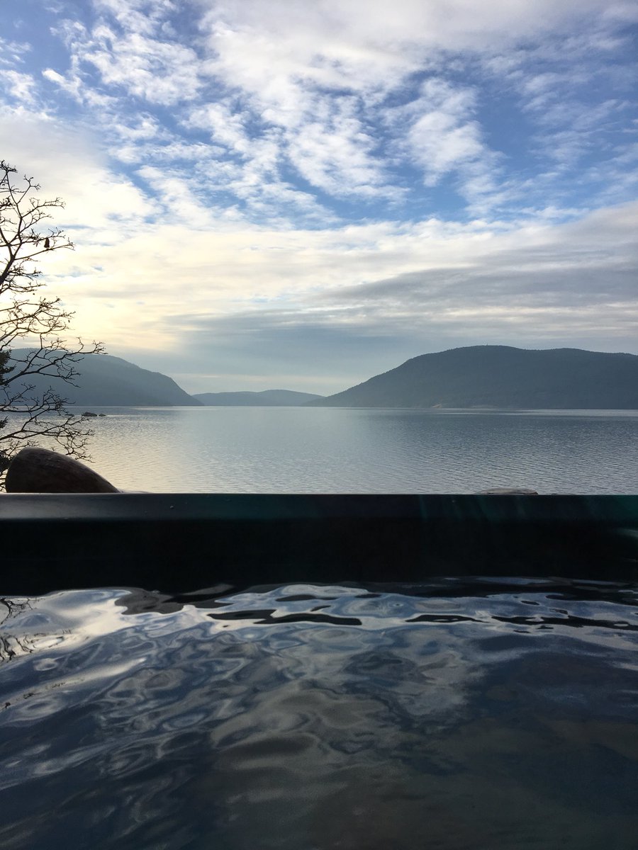 EricaHargreave's tweet image. The perfect view to wake up to! #NaturallySaltSpring RT @isabelleraghem: My view this morning from #SaltSpring #Nofilter @CHEK_News