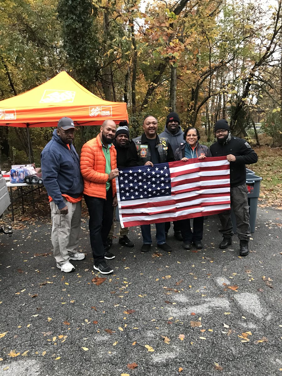 D201 ready to serve SGM Mike and vets at Clinton VFW Post #Doingmore4vets <a href="/JoeZuniga1/">Joe Zuniga</a> <a href="/EmgeJim/">Jim Emge</a> <a href="/paulclymer/">Paul Wagner</a>