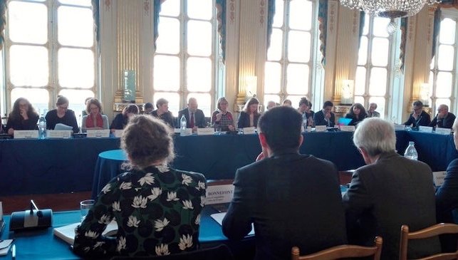 VillesdeFrance's tweet photo. Cette semaine #OndesUrbaines revient sur le #CCTDC : Conseil des Collectivités Locales pour le Développement Culturel. La ministre @FrancoiseNyssen est revenue sur les politiques #Culture prévues pour les #CollTerr. 
Pour en savoir plus : https://t.co/ECijvN9STj https://t.co/lp5QnQ0ciQ