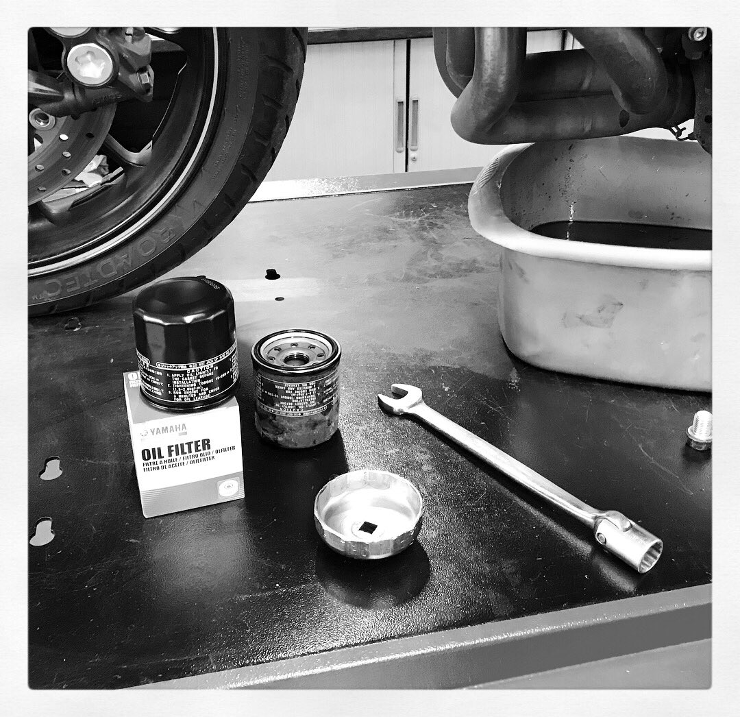 DMC_Motorcycles's tweet photo. Silver servicing the fastest butcher in Doncaster’s MT09.
#yamaha #mt09 #yamahamt09 #kandn #kandnfilter #doncastermotorcycles #motorcycle #workshop #doncaster #motorcycleworkshop #doncasterisgreat @philiparmstron4 https://t.co/K8tt4pfhIc
