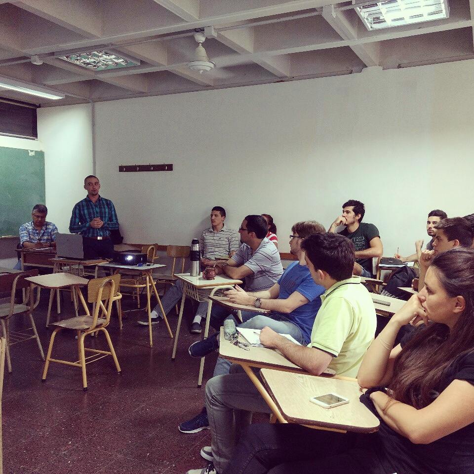 FolderIT's tweet photo. 👏¡Muchas gracias Chicos!👏
Ayer parte de nuestro equipo de QA compartió su experiencia laboral con los alumnos de Ingeniería de Software (cátedra de 4to año de Ingeniería en Sistemas de Información) #UTNSantaFe #isi #utn #frsf #ingenieriadesoftware https://t.co/JGr25Yhe0n