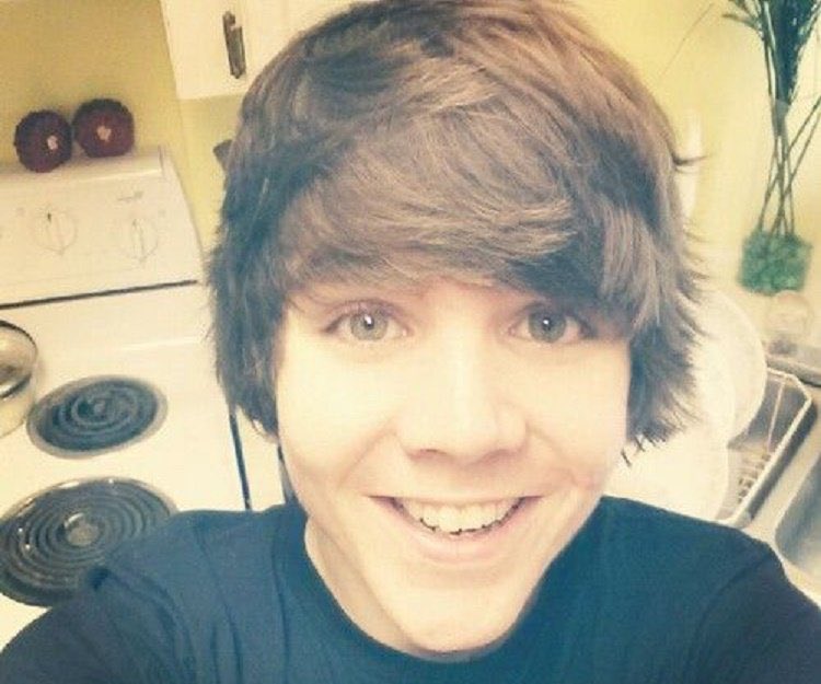 Happy Birthday Damon Fizzy :) 