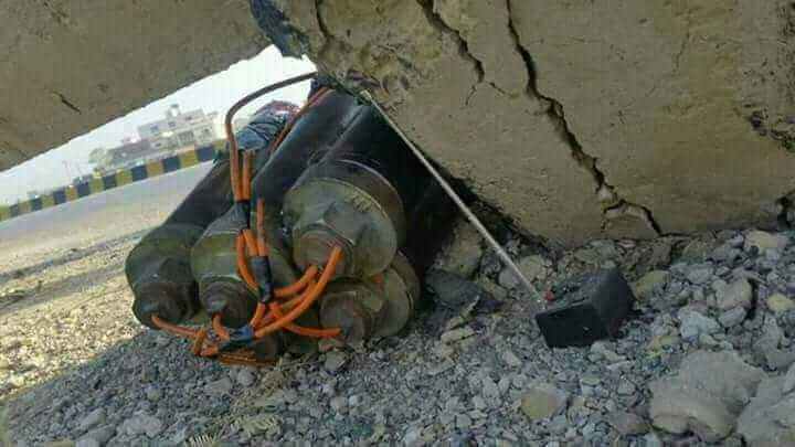 suthar_aneel's tweet photo. Hyderabad Jamshoro Highway block due to threat of Bomb present near Meharn University of Engineering Science & Technology Jamshoro.
#StudentsInTrouble #PointBusesStopped #HighwayBlocked #StaySafe https://t.co/Lwv3iY15EC