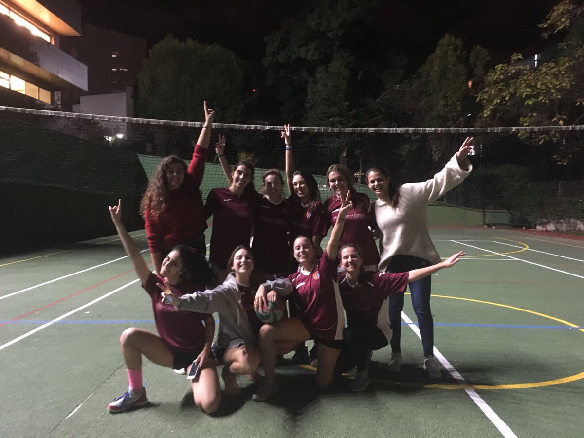 Victoria anoche de nuestras chicas de Voley!! Imparables 💪! #colegiosmayores #madrid #deportefemenino #voleyball