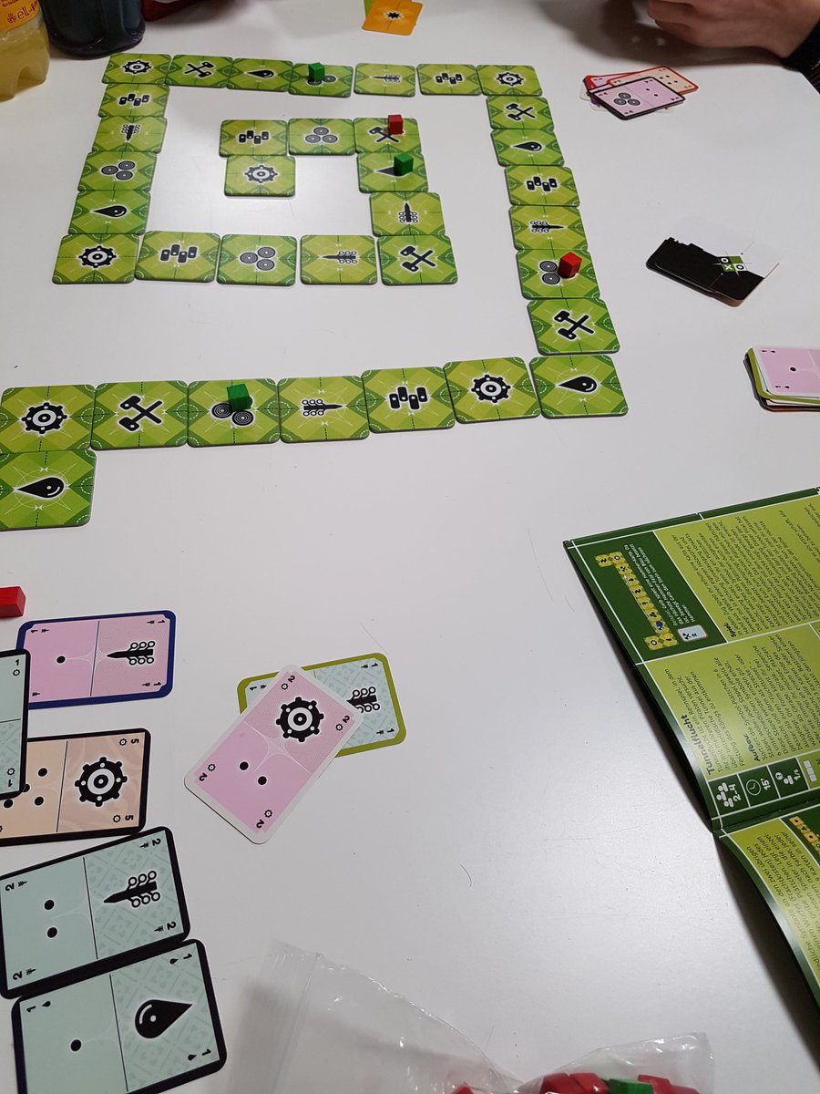 Gestern u.a. gespielt: Azul, Cry Havoc, Green Box of Games, Café Fatal, Fish n Ships, Zooloretto Duell, Coq de vin, Lanzeloth <a href="/pegasusspiele/">Pegasus Spiele</a> <a href="/PlanBGames_/">PlanBGames</a> <a href="/PortalGamesDE/">Portal Games DE</a> @meeplecircus <a href="/abacusspiele/">ABACUSSPIELE</a> #Igelspiele #Mogelverlag