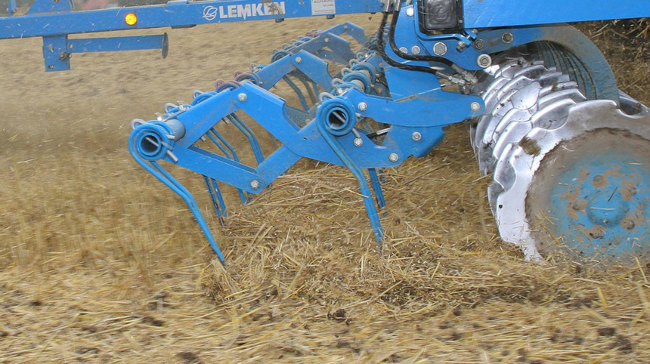 TillageSoils's tweet photo. New Lemken straw harrow at Agritechnica https://t.co/TItgq6S8pm https://t.co/pQc2XxXaM7