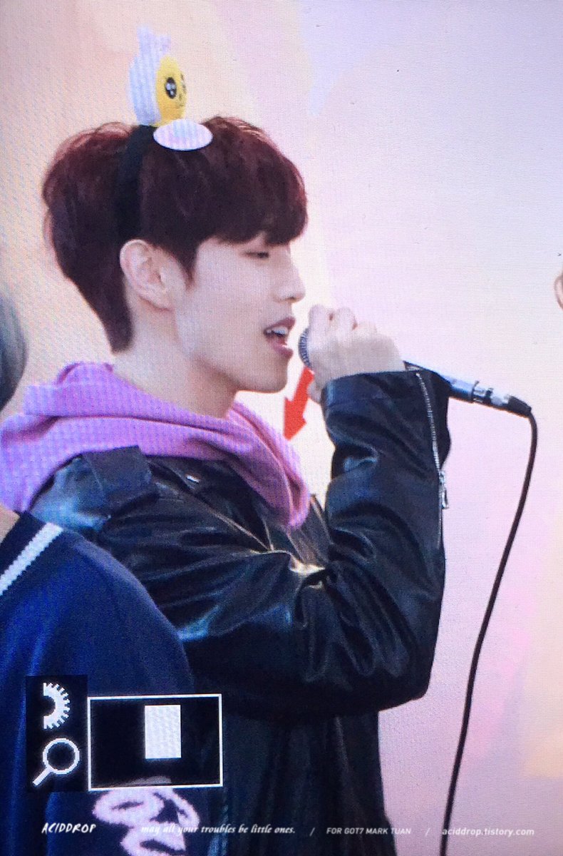 aciddrop0904's tweet photo. 171108 <PREVIEW> 
압구정로데오 팬싸💕（・⊝・）

#Mark #마크 #GOT7 #갓세븐 https://t.co/kdH3UnMGDc