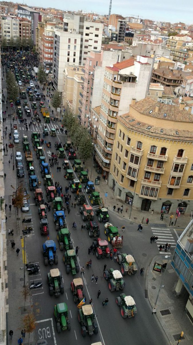 fgabarrell's tweet photo. Republica pagesa #Lleida #VagaGeneral8N 
[foto: @Plataformaecult] https://t.co/jJPMMaAF2I